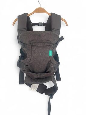 Infantino Gray and Off-White Fabric Care Tag